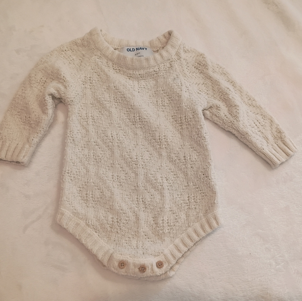 Old Navy Women's Cream Knit Sweater
